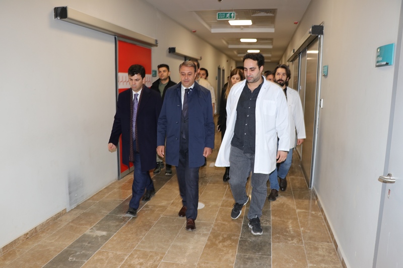 Valimiz Sayın Hasan Şıldak İlçe Devlet Hastanesini Ziyaret Etti.